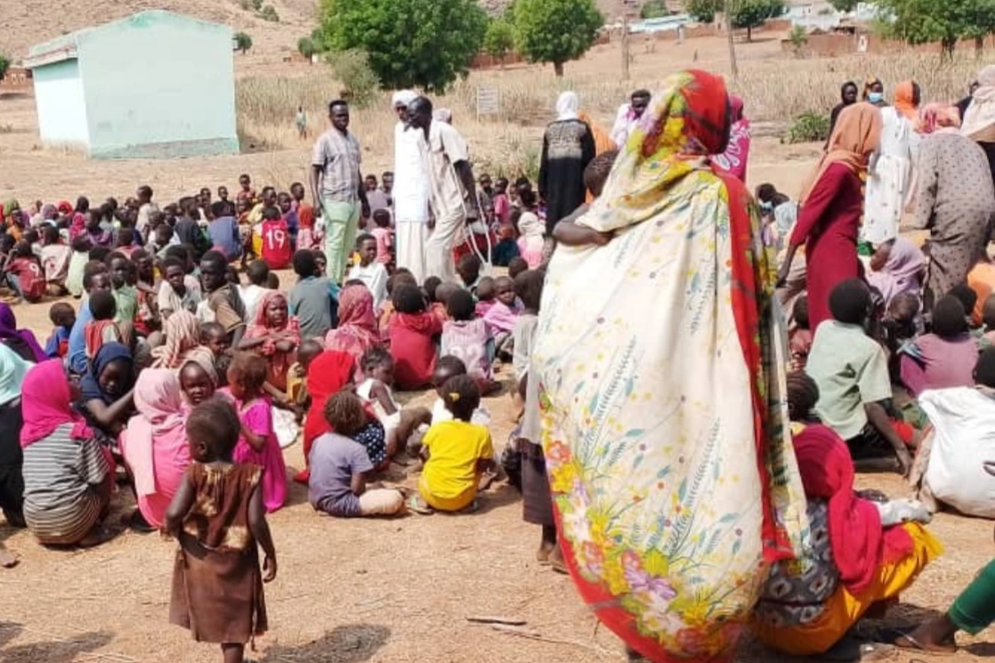 -أدى الصراع المستمر والانهيار الاقتصادي والعديد من حالات الطوارئ الإنسانية إلى تدمير السودان، مما دفع الملايين إلى مواجهة الجوع الشديد والنزوح